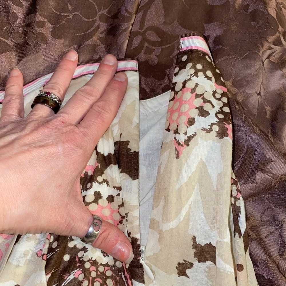 Liz & Co brown, cream and pink floral Skirt. Size 6